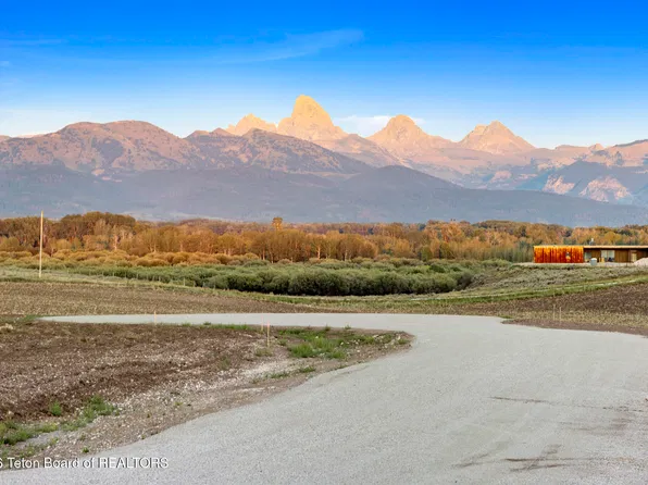 6 Solstice Cir, Tetonia, ID 83452