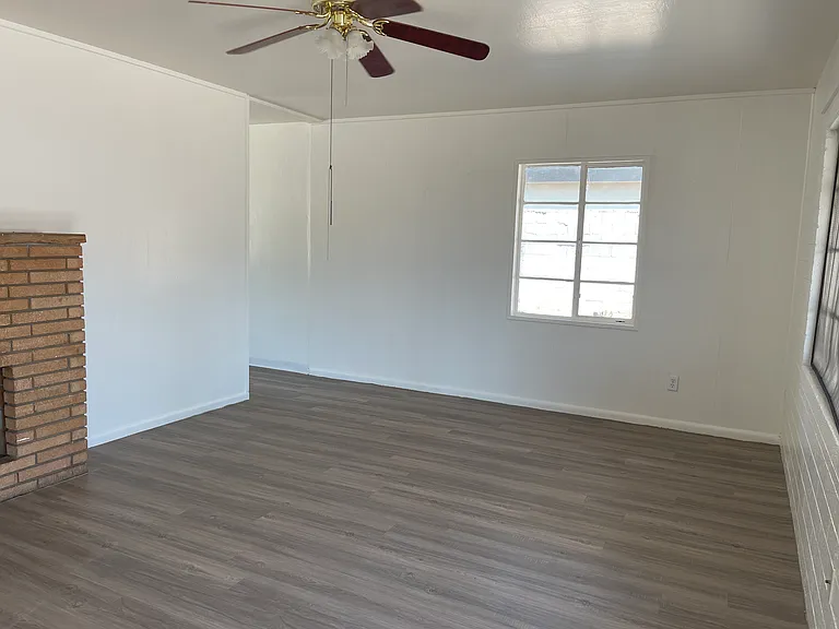 916 W Piedmont Rd — Photo 12
