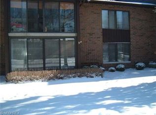 22962 Maple Ridge Rd UNIT 103, North Olmsted, OH 44070