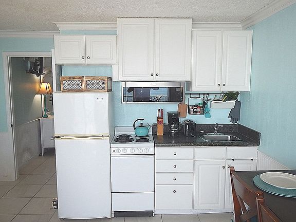 4th image of 701 S Atlantic Ave #813