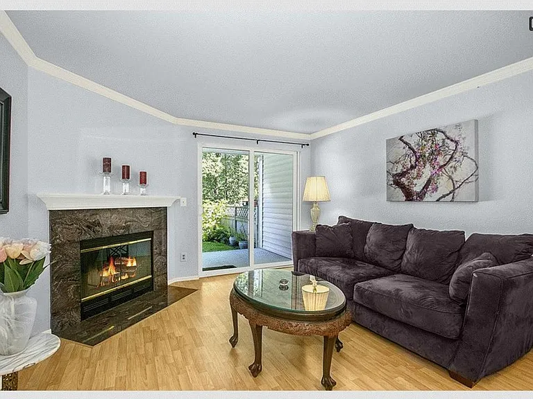 12740 NE 10th Pl — Photo 2