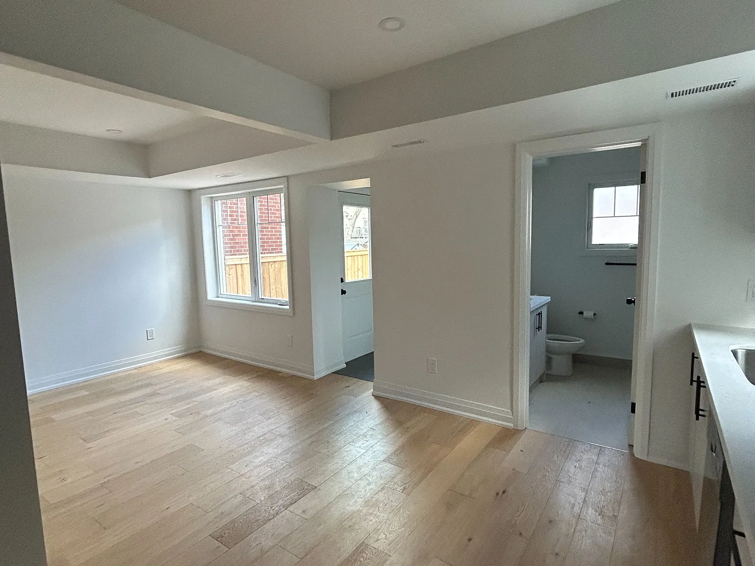 1 bed, $2,100 — Photo 4