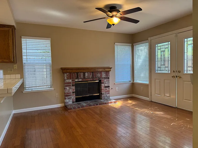 8459 Leaning Tree Ct — Photo 5