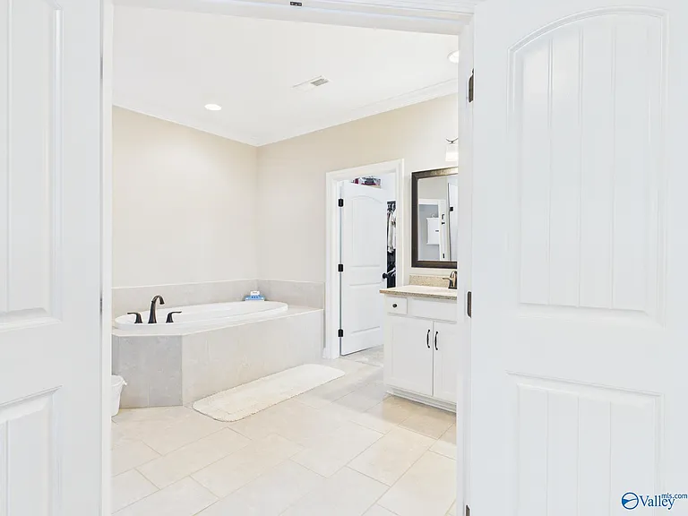 148 Kelso Blvd — Photo 26