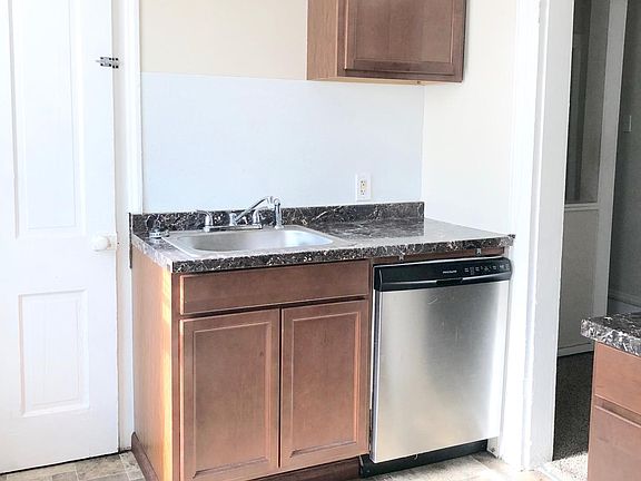 4th image of 324 Crosby St #Up