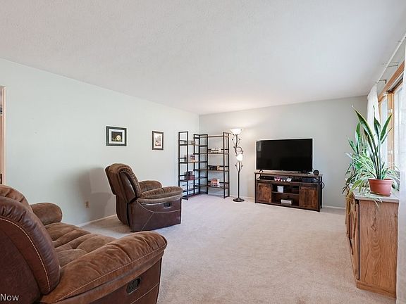 3rd image of 7675 Kathy Ln
