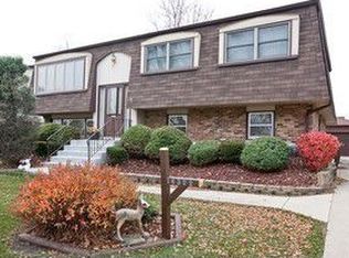 16322 Ozark Ave, Tinley Park, IL 60477