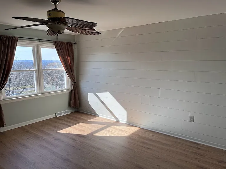 57 Spring Hill Ln — Photo 4
