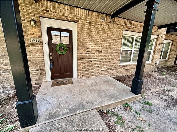 3rd image of 1725 Harvey Mitchell Pkwy S APT 1811