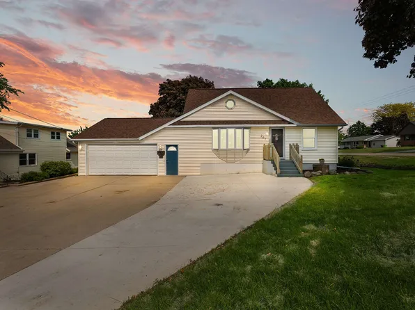 297 S 2nd St, Oakfield, WI 53065