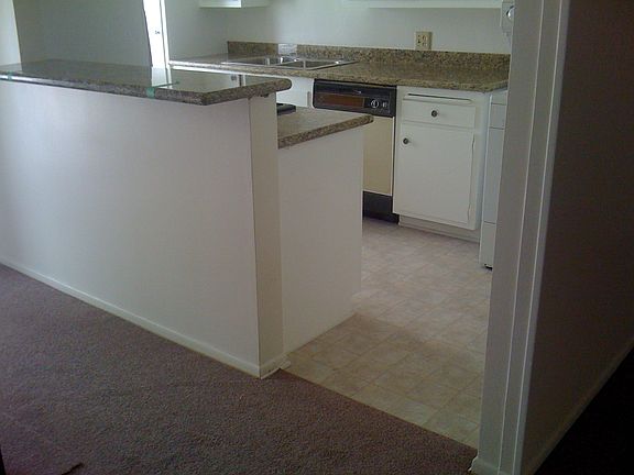 4th image of 504 N Louise St APT 4