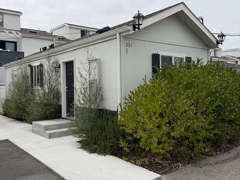 331 Avocado St — Photo 14