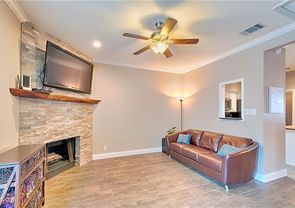 1st image of 1307 Kinney Ave APT 141