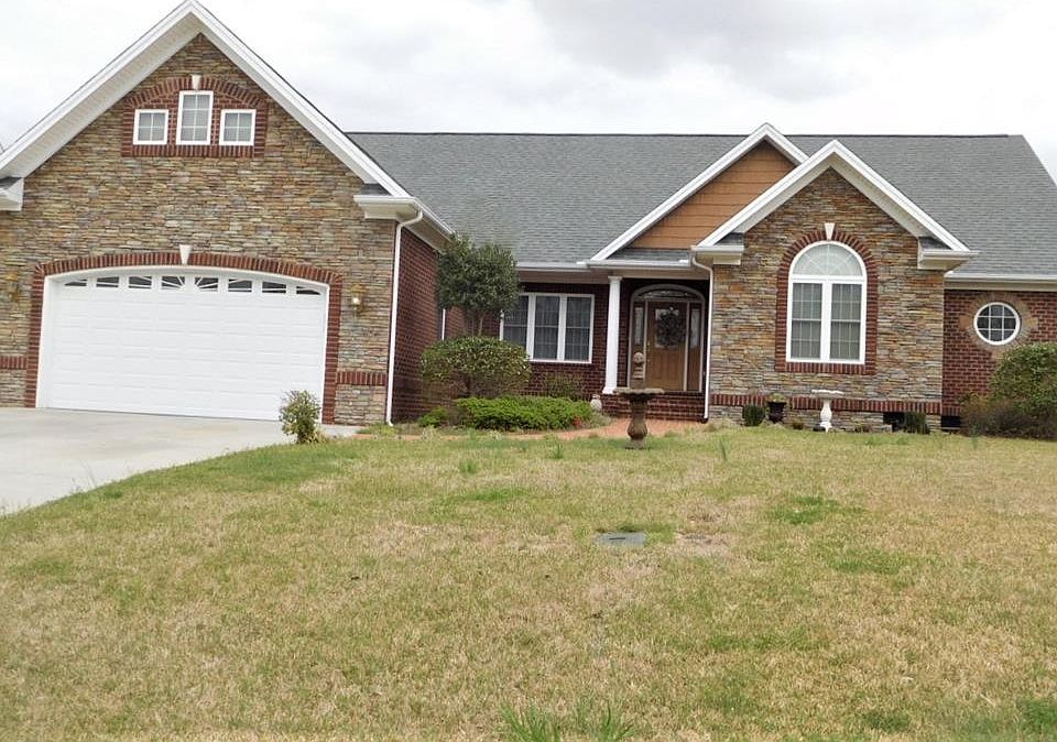 1st image of 74 Winterberry Ln
