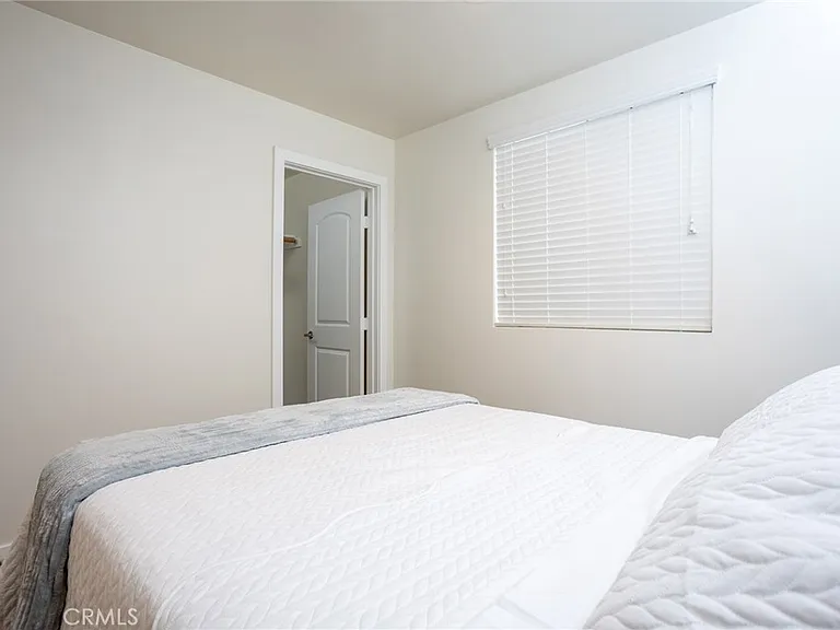 3121 Obama Blvd — Photo 17