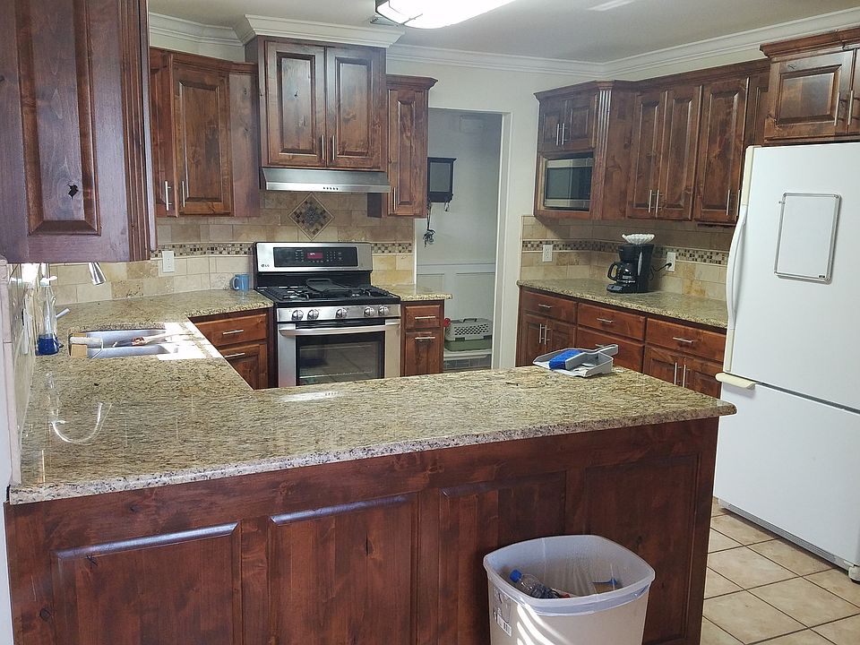 Newly Remodeled Kitchen- Custom