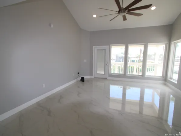 200 Padre Blvd #307, South Padre Island, TX 78597