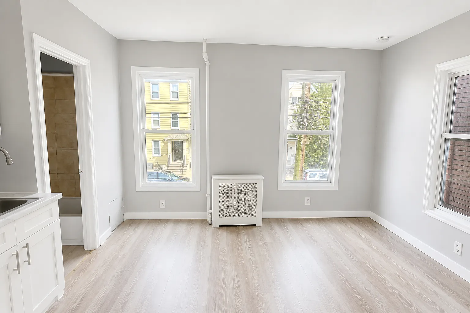 3 bed, $2,100 — Photo 4