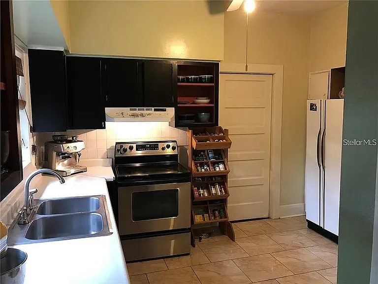 909 E Shadowlawn Ave — Photo 3