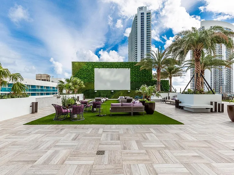 2721 E Hallandale Beach Blvd #43-ID1049810P — Photo 26