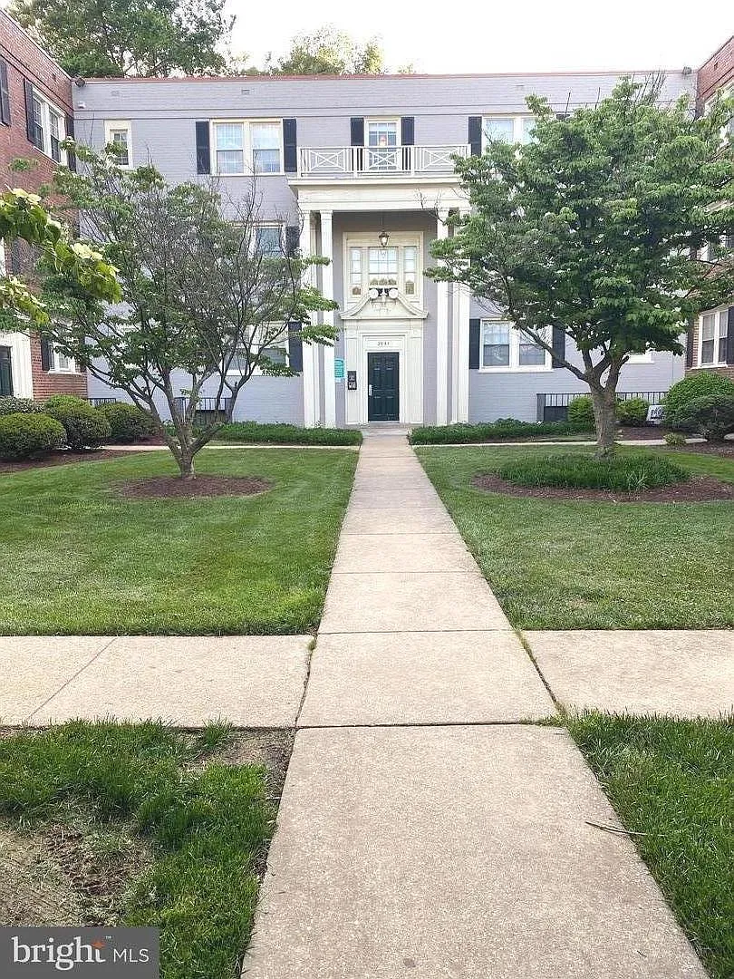 2055 38th St SE — Photo 1