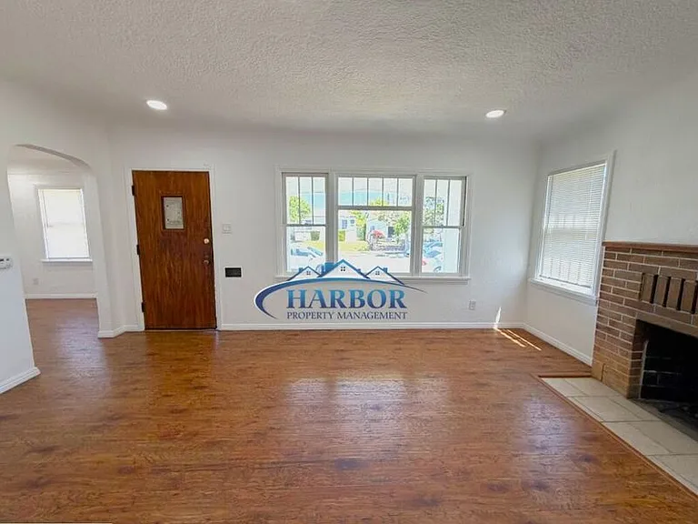 1667 N Lagoon Ave — Photo 6