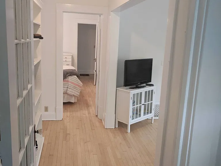 3928 N Farwell Ave — Photo 11