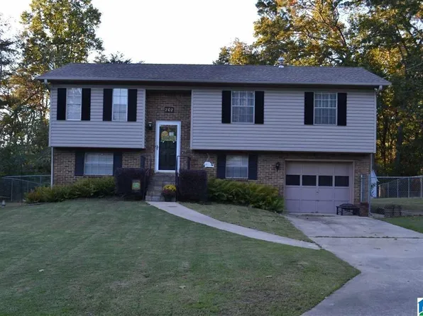 202 Gardenview Ln, Gardendale, AL 35071