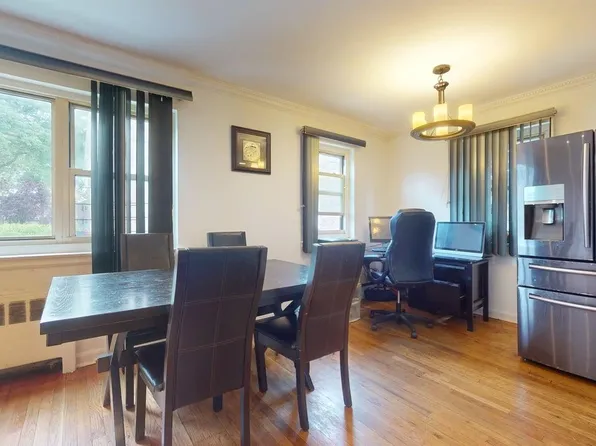 150-20 Jewel Avenue image 9 of 26