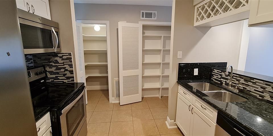 1st image of 3300 Yorktown St APT 19