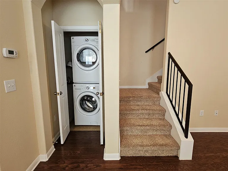 808 Lost Pines Ln — Photo 8