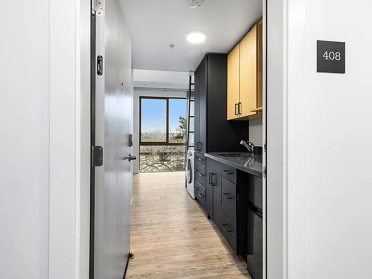 Karsti Apartments — Photo 39