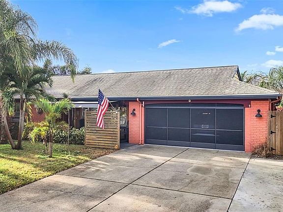 3rd image of 3849 Edgemont Dr