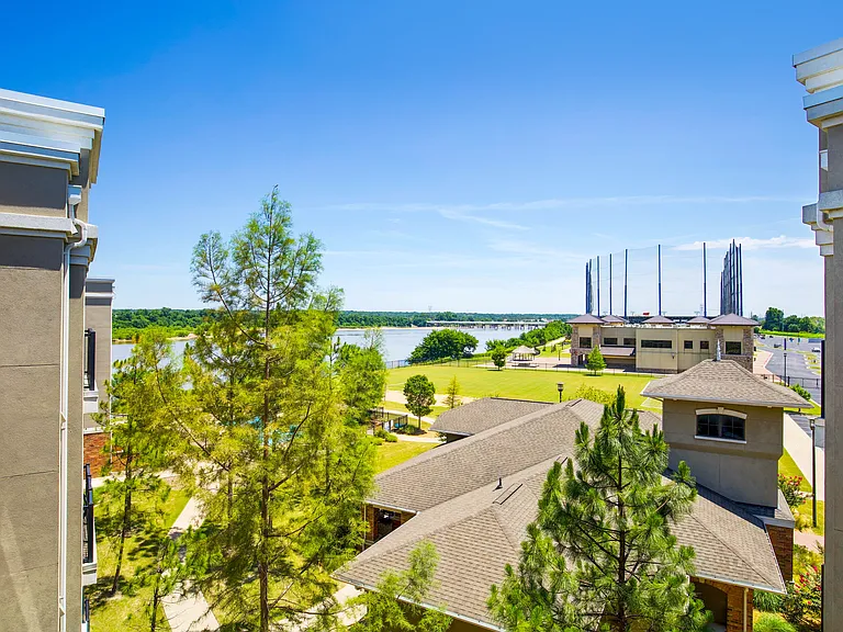 Riverwalk Apartments — Photo 13