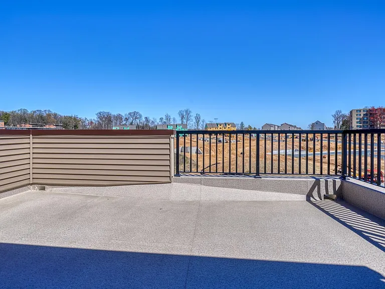 6100 Northwest Dr #1 — Photo 52