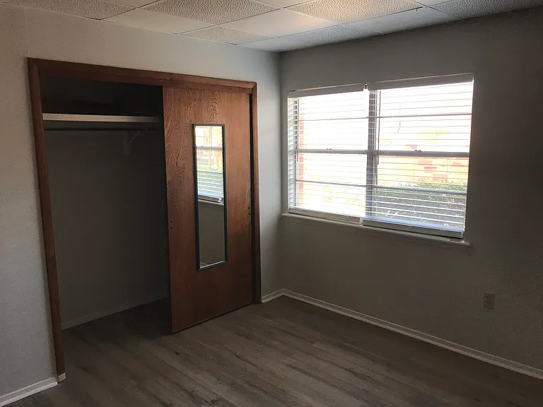 1001 Minter Ln #D — Photo 8