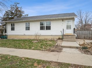 810 10th Ave SE, Cedar Rapids, IA 52401