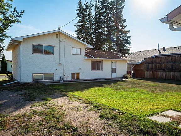 4th image of 602 S Royal Dr
