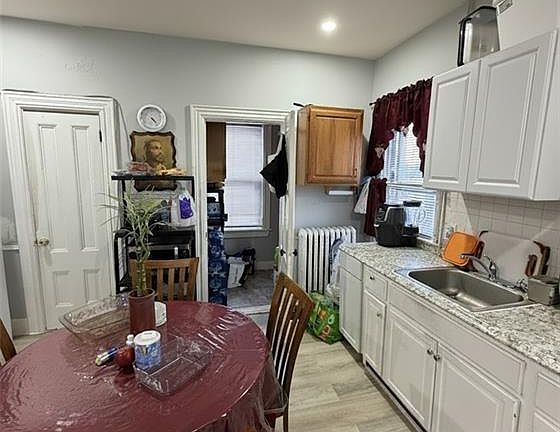 4th image of 173 Whittier Ave
