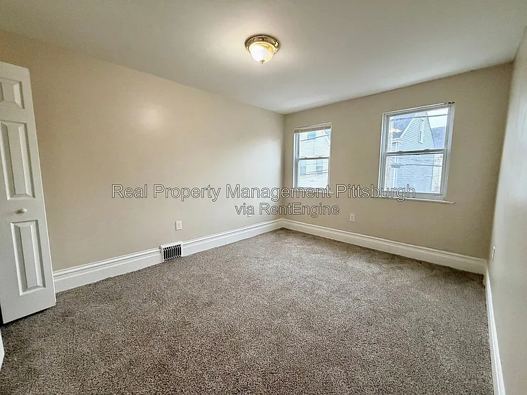 207 Edmond St — Photo 7