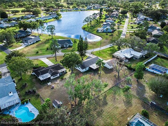 5th image of 3407 Divot Rd