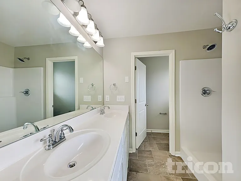 1031 Solomon Ln — Photo 9