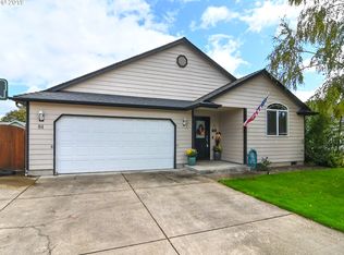 84 Village Dr, Creswell, OR 97426