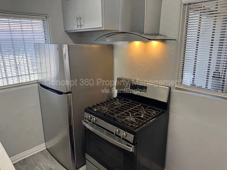 2028 Chestnut Ave #A — Photo 11