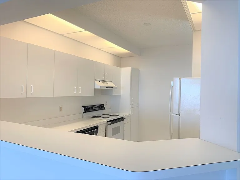 8040 Sailboat Key Blvd S #203 — Photo 9