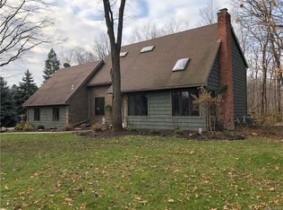 11 Gothic Ledge, Lockport, NY 14094