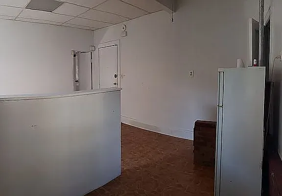 Rented by Lot & Units Realty Inc | media 5