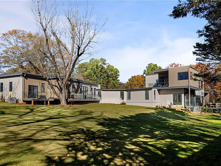 3600 Lower Roswell Rd — Photo 80
