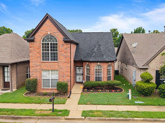 2nd image of 5662 Sycamore Woods Dr