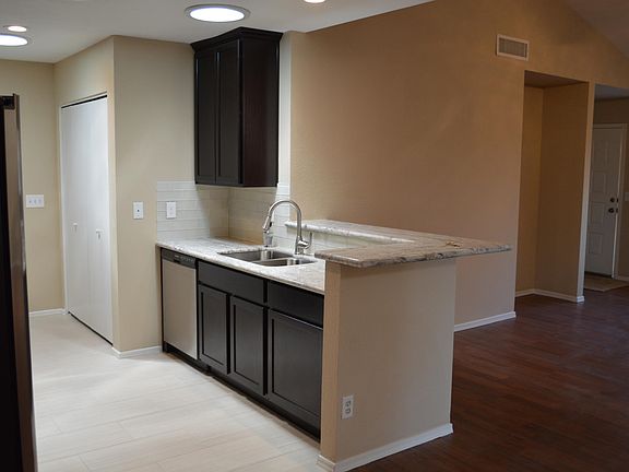 2nd image of 10242 N 66th Ln